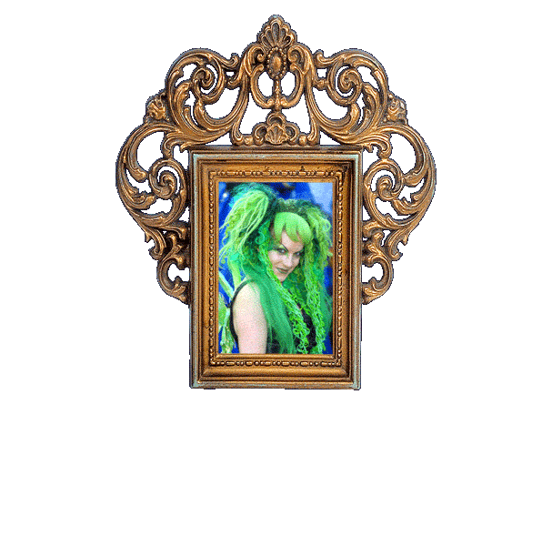 A green fairy girl! A green fairy girl!