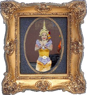 Long golden fingernails! Long golden fingernails!