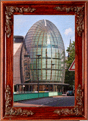 An egg-shaped department store!