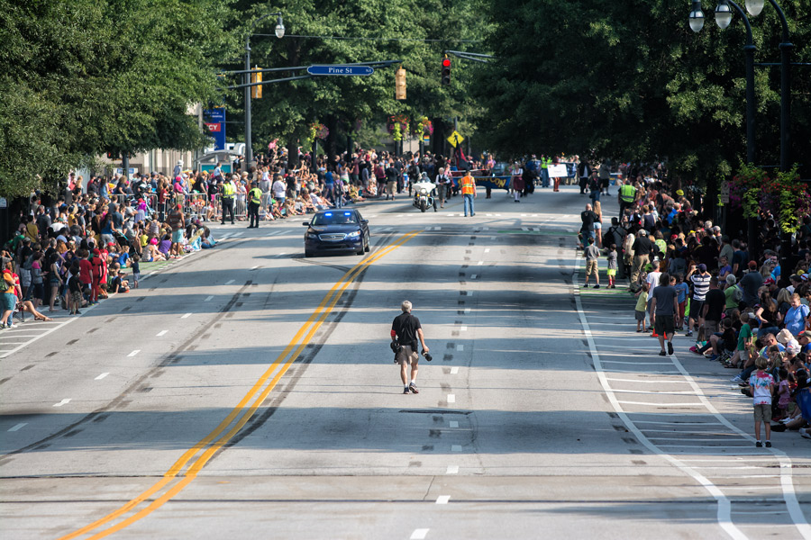 Photographer Dragoncon parade photo