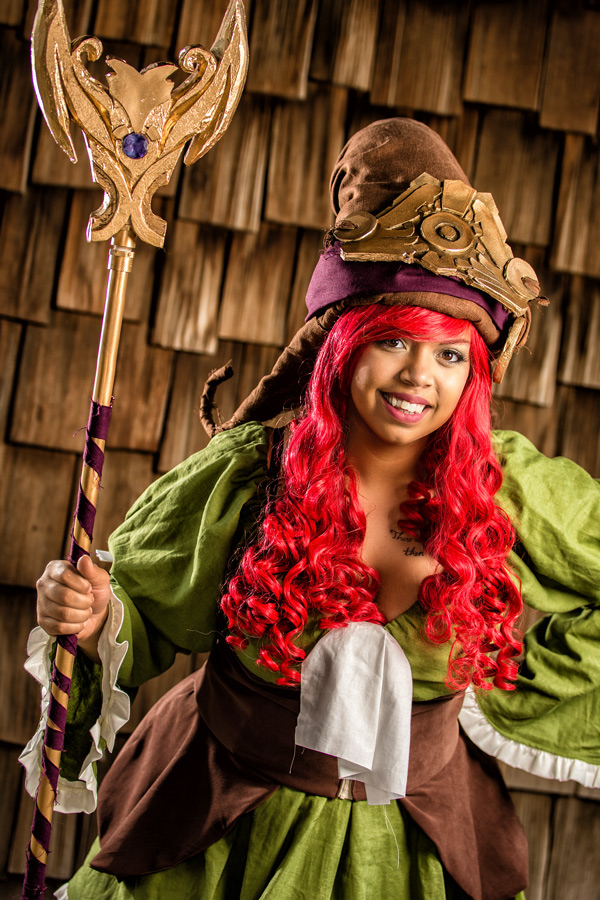 Green armor wizard cosplay photo