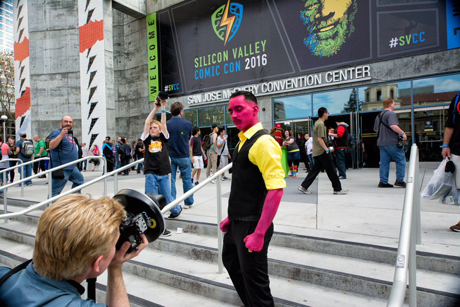 Battyblogger shooting at Silicon Valley Comic-Con photo