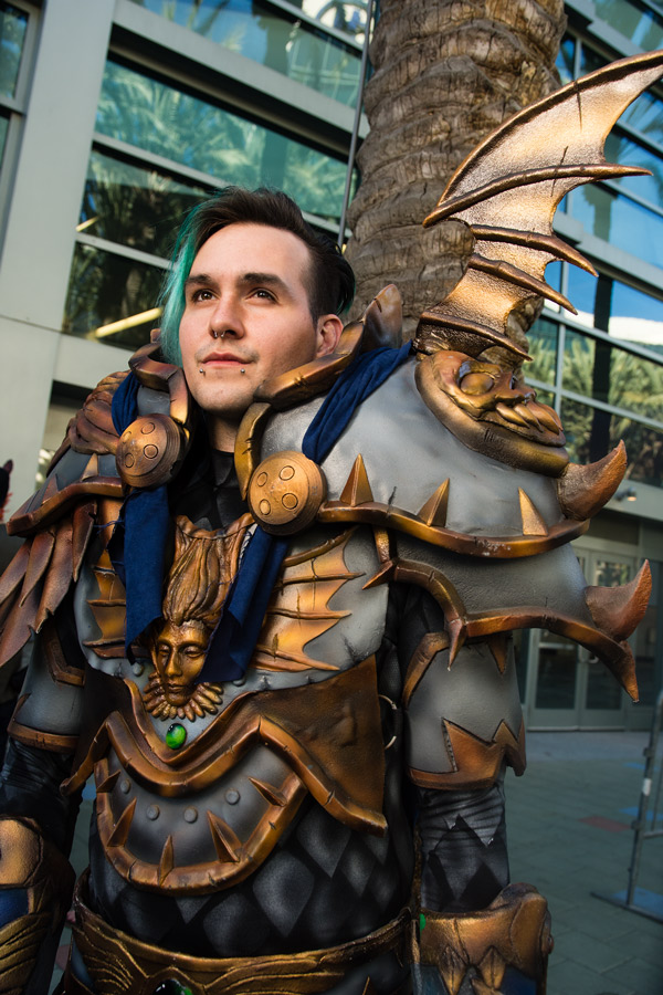 Golden wings cosplay Blizzcon photo