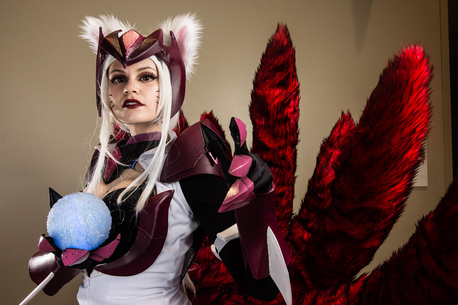 Ahri cosplay photo