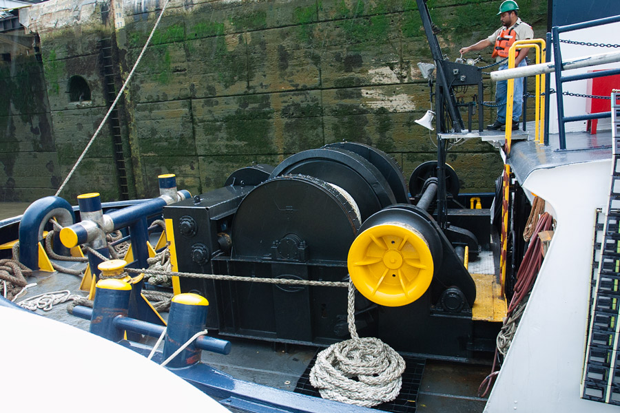 winch locks photo