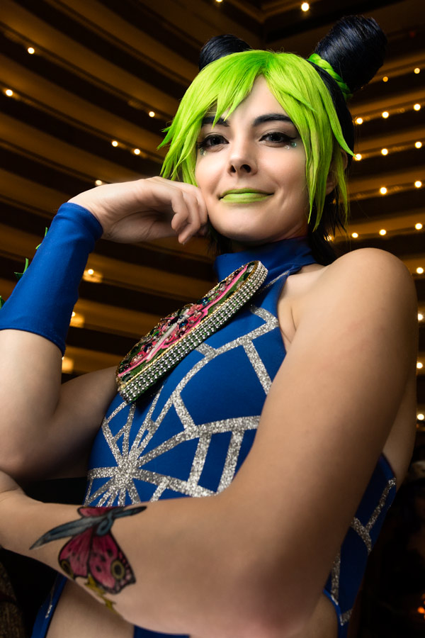 Green hair cosplay photo