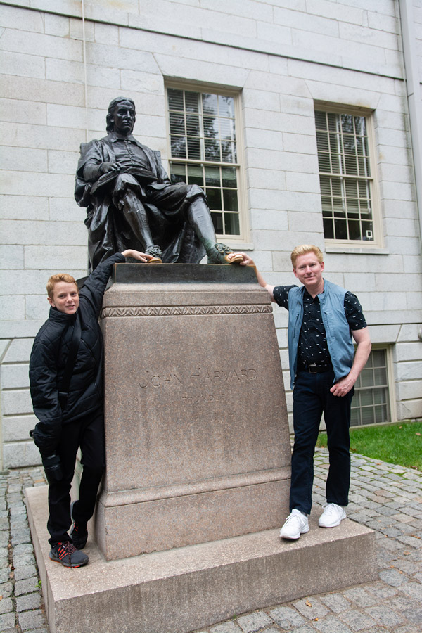 John Harvard statue photo