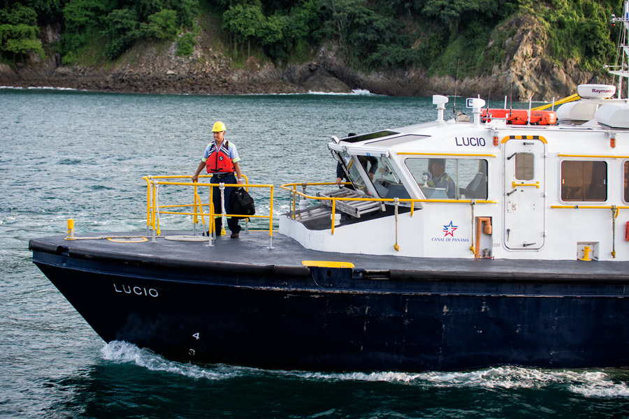 Pilot boat lucio photo