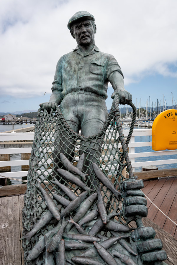 Fisherman sculpture photo