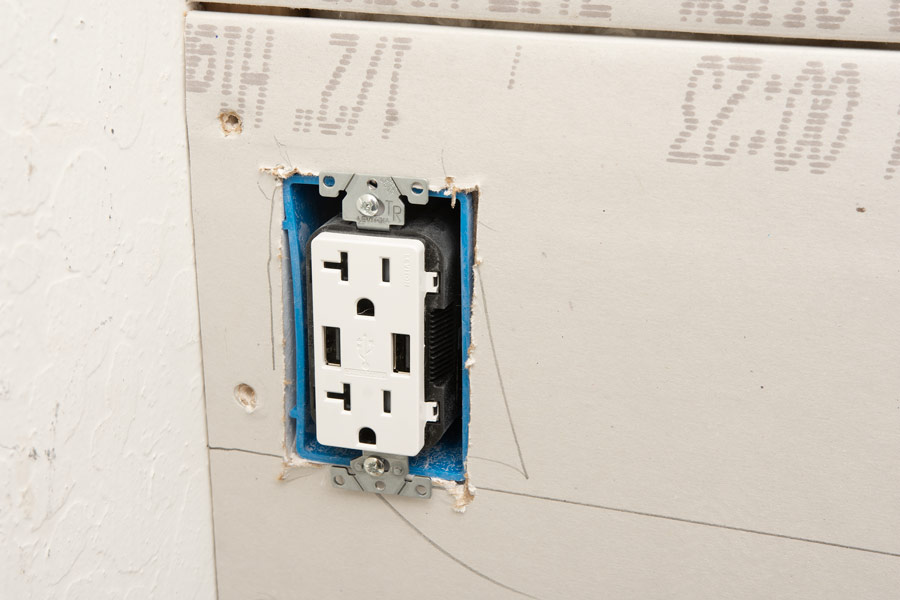 USB outlet photo