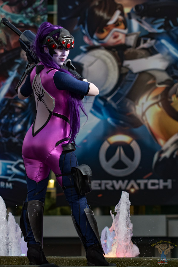 A picture of Stella Chuu's Widowmaker cosplay at BlizzCon 2015 taken by Batty!