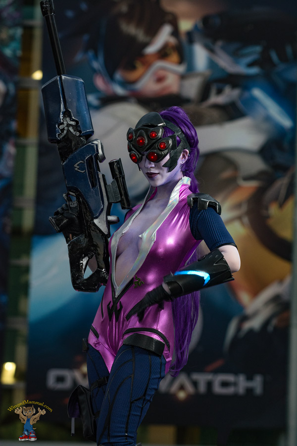 A picture of Stella Chuu's Widowmaker cosplay at BlizzCon 2015 taken by Batty!