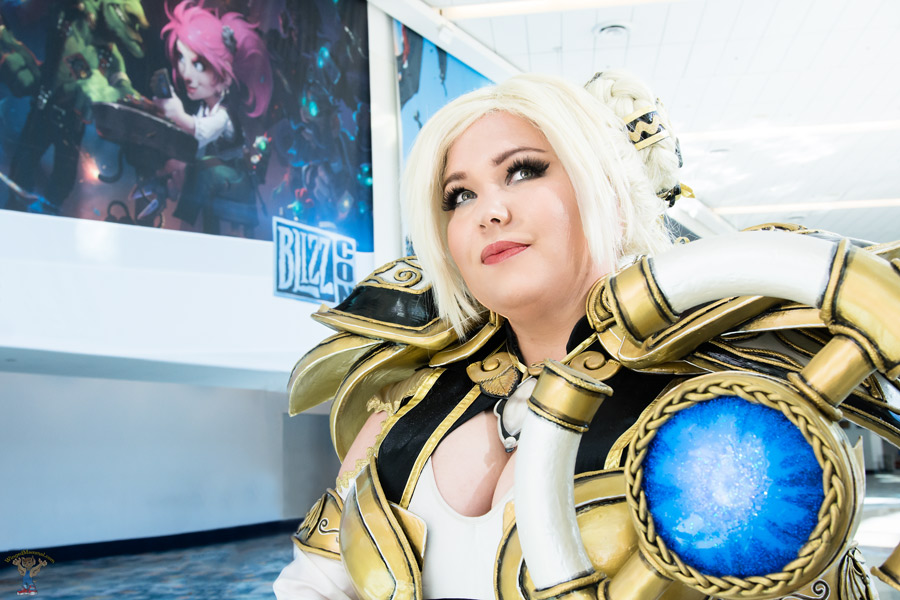 A picture of a Chromie cosplay at BlizzCon 2015 taken by Batty!