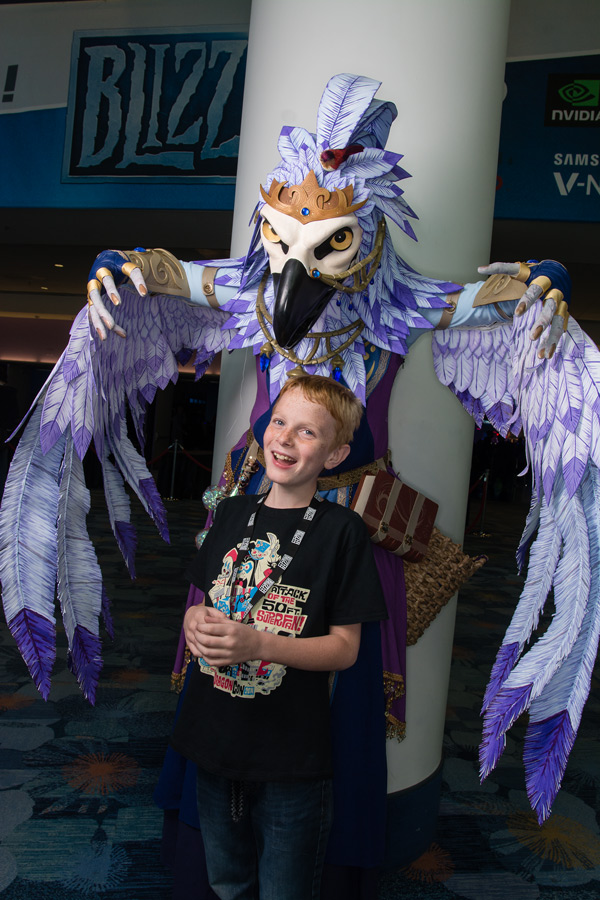 A picture of an Arrakoa cosplay at BlizzCon 2015 taken by Batty!