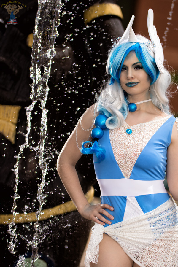 A picture of Dragonair cosplay at Colossalcon 2016 taken by Batty!