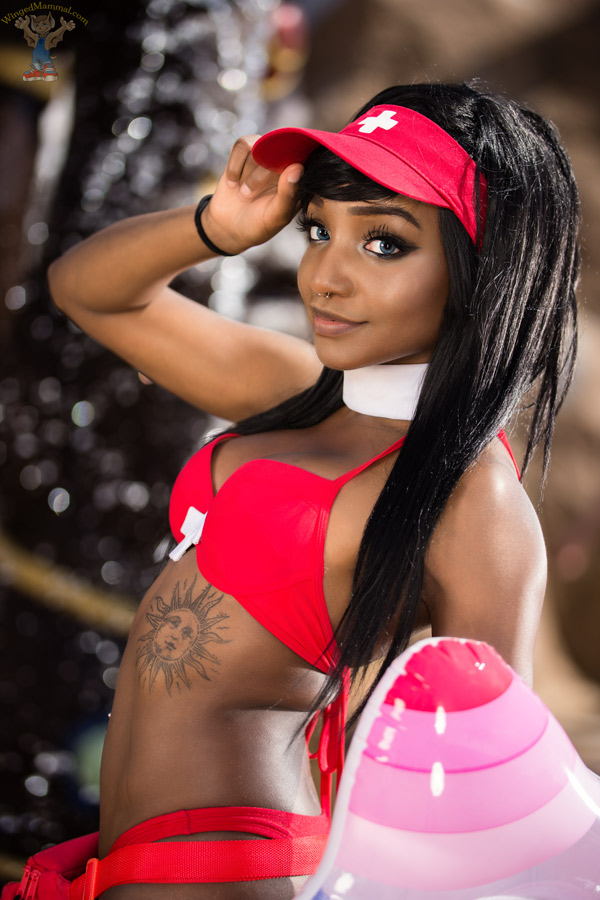 A picture of Lifeguard Sivir cosplay at Colossalcon 2016 taken by Batty!