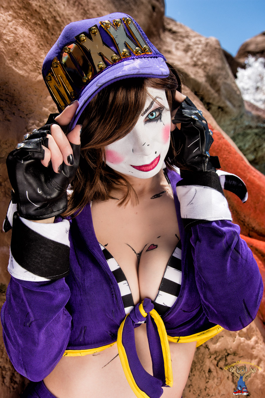 A picture of Mad Moxxi cosplay at Colossalcon 2017 taken by Batty!