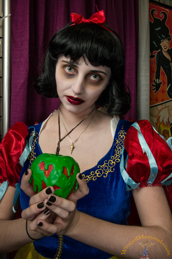 Undead Snow White cosplay at San Diego Comic-Con 2015!