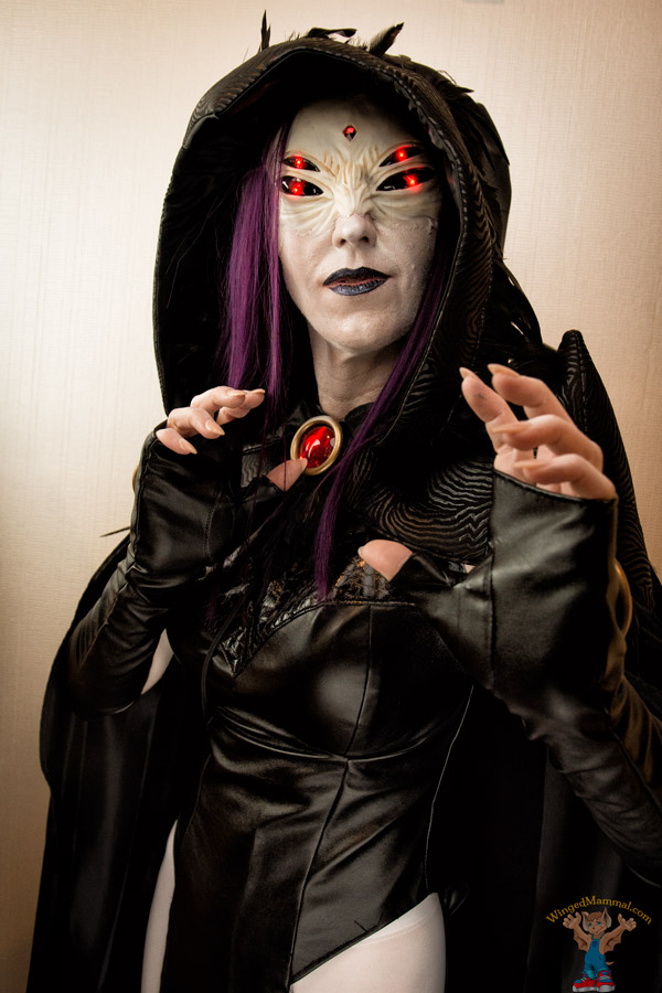 A picture of Raven cosplay at Dragon Con 2017 taken by Batty!