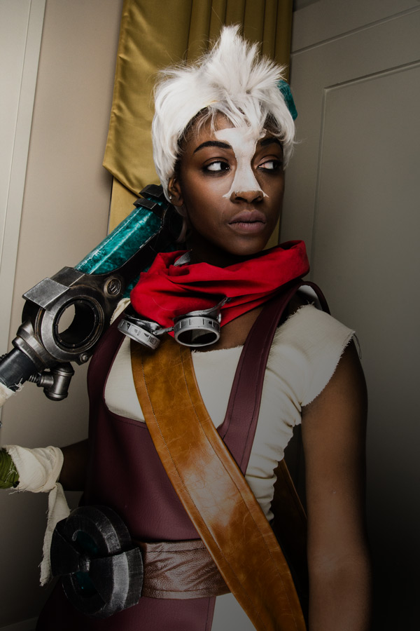 A picture of Maki Ekko cosplay at Katsucon 2016 taken by Batty!