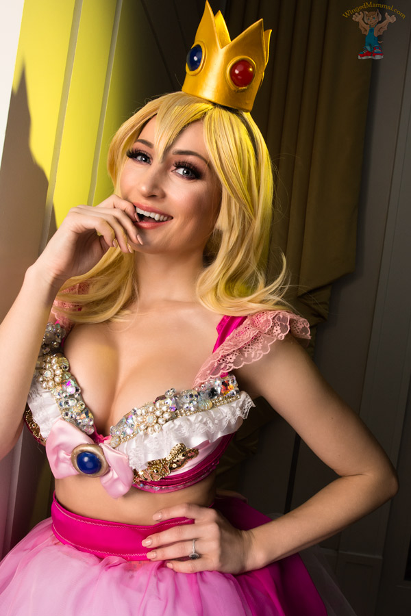 A picture of Princess Peach cosplay at Katsucon 2018 taken by Batty!